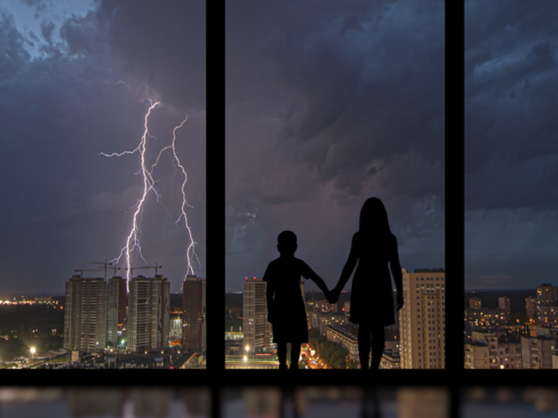 تماشای رعد و برق